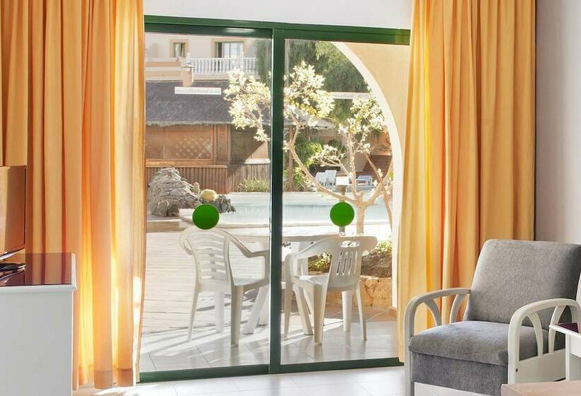 Apartamento 1 Dormitório Vista Piscina, Elba Lucia Sport & Suite