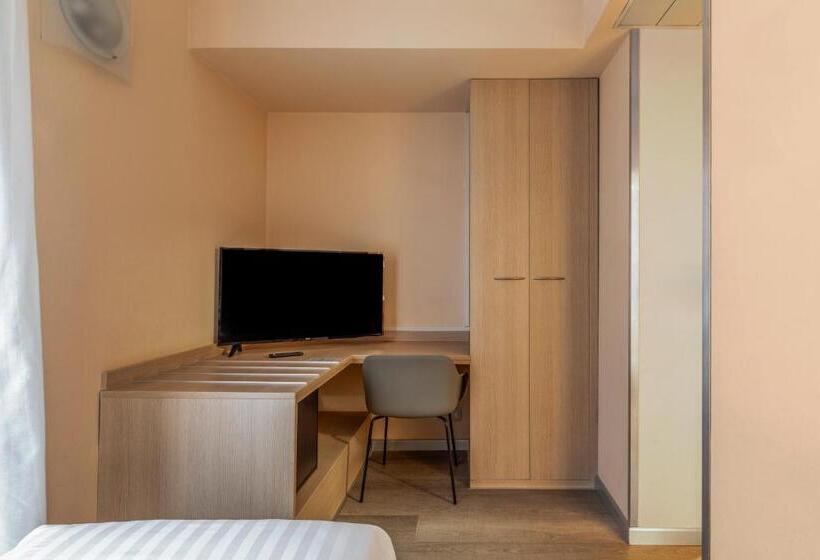 اتاق استاندارد یک نفره, B&b Hotel Milano Portello