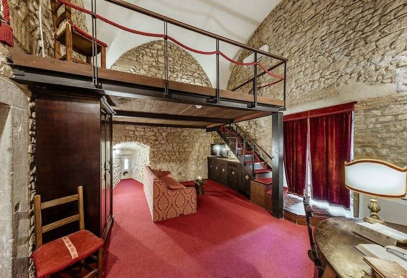 Люкс, Castello Orsini