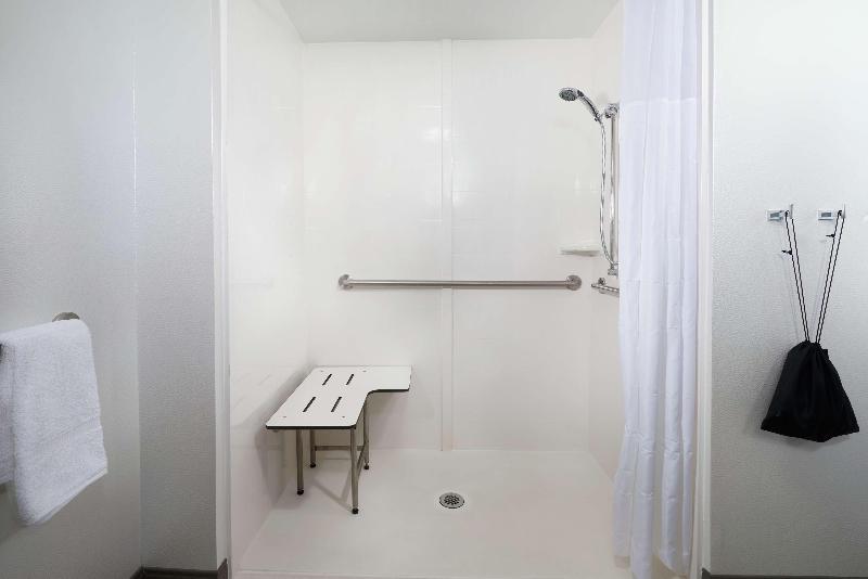스탠다드 룸 킹사이즈 침대, Hampton Inn Niagara Falls