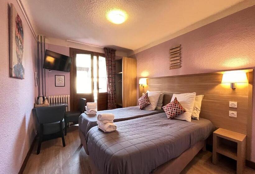 带城市景观的标准间, Hôtel Du Cheval Blanc Barcelonnette
