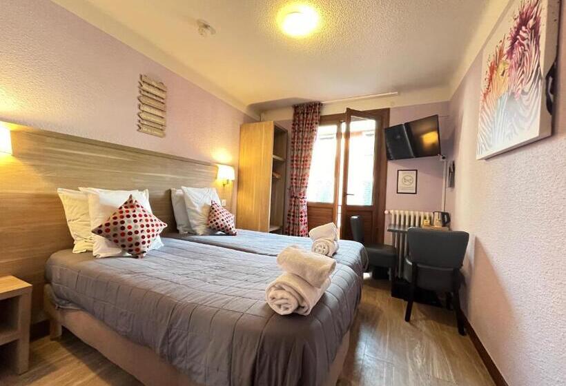 带城市景观的标准间, Hôtel Du Cheval Blanc Barcelonnette
