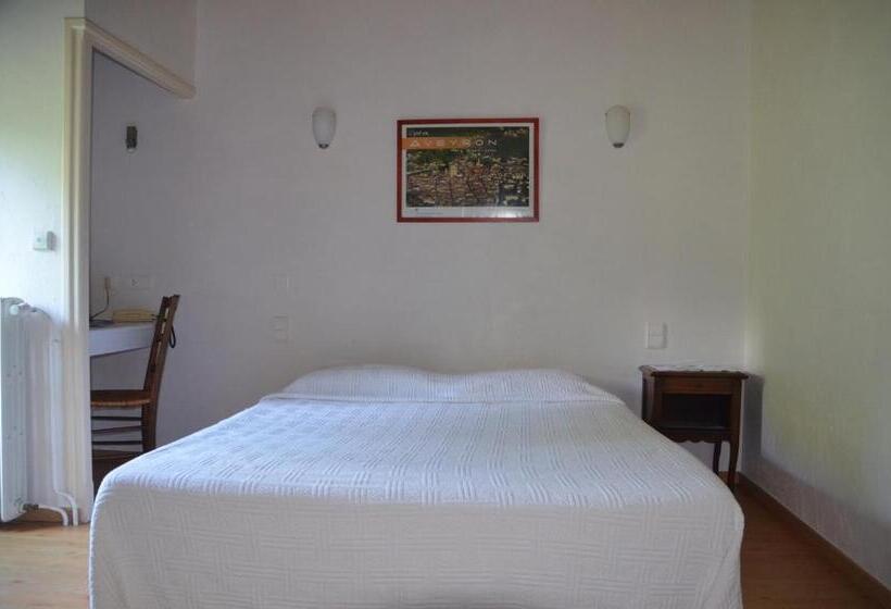 Номер Стандарт, Relais Du Bois Du Four