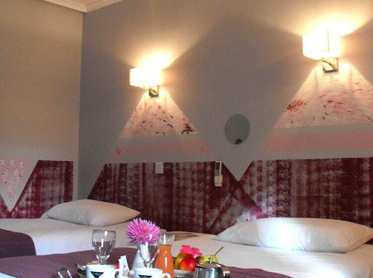 Номер Стандарт, Logis Hôtel Restaurant Les Capucins