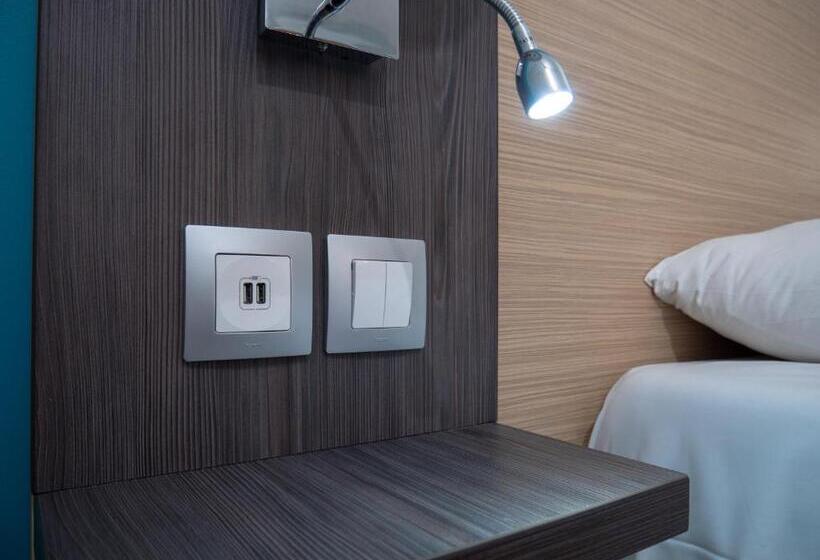 Family Suite, Contact Hotel Restaurant Bleu France   Eragny Cergy