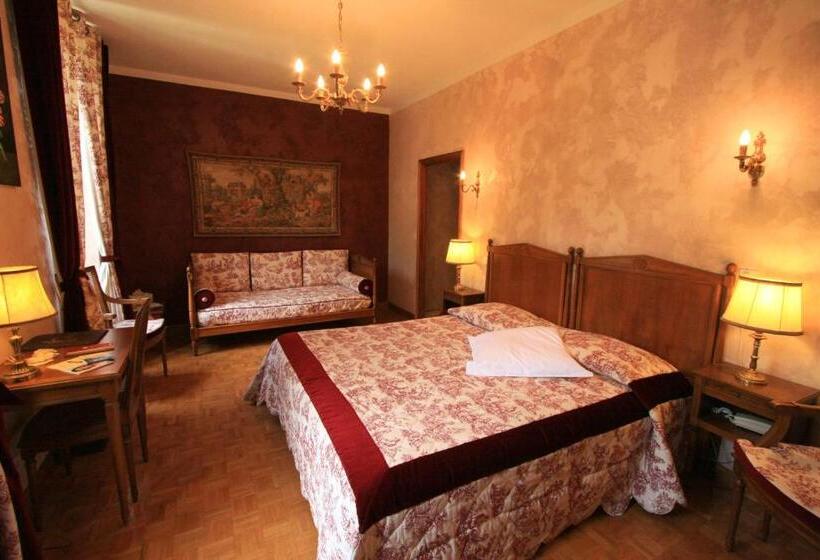 Номер Стандарт Трехместный, Logis Hostellerie Du Grand Duc Hôtel Restaurant