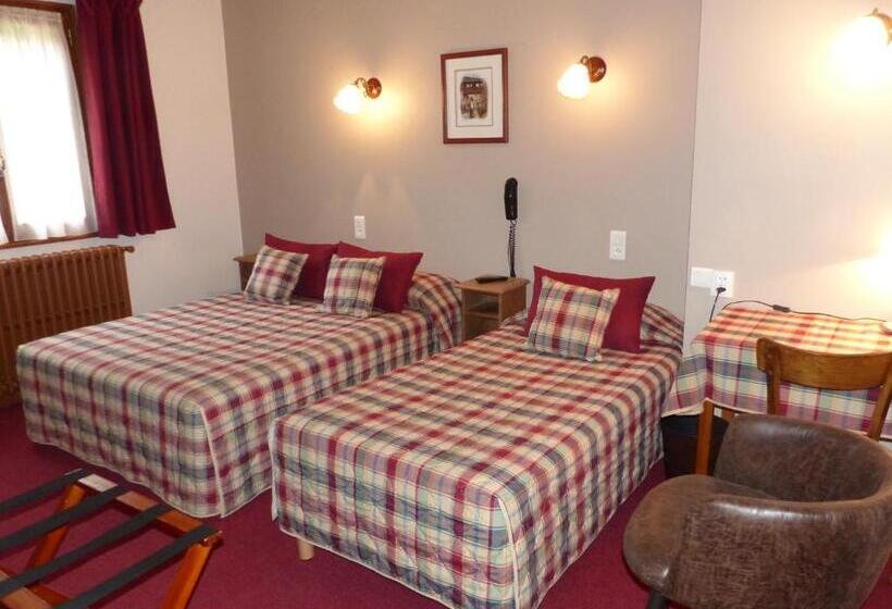 Economy Triple Room, Hôtel Bellachat