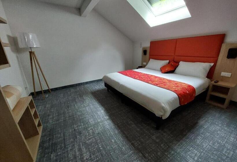 Семейный Номер, Hôtel De L Ile