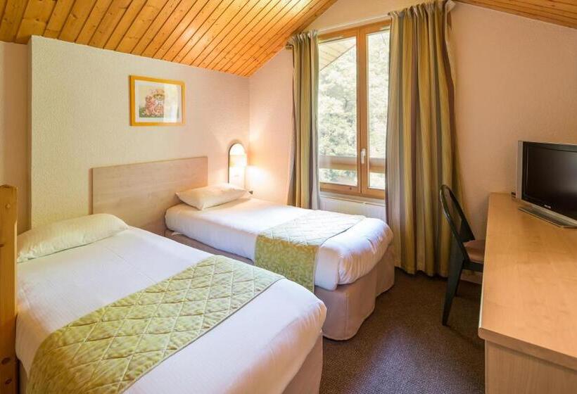 Пятиместный Стандартный Номер, Le Bois Dormant Hôtel Restaurant & Spa Logis Hôtel