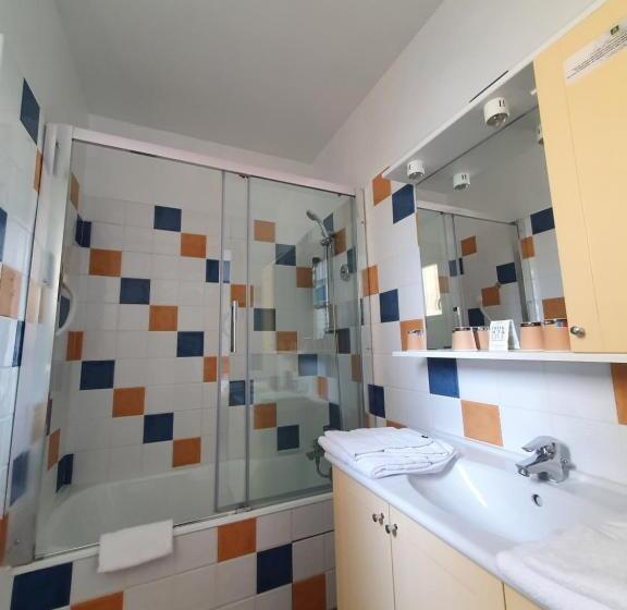Семейный Номер Боковой Вид на Море, Hôtel Le Rivage