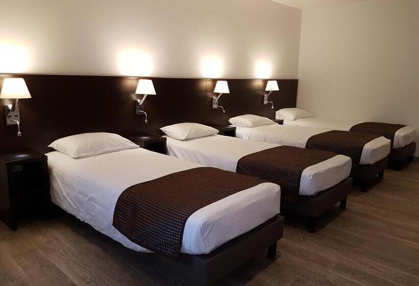 اتاق استاندارد چهار تخته, Nevers