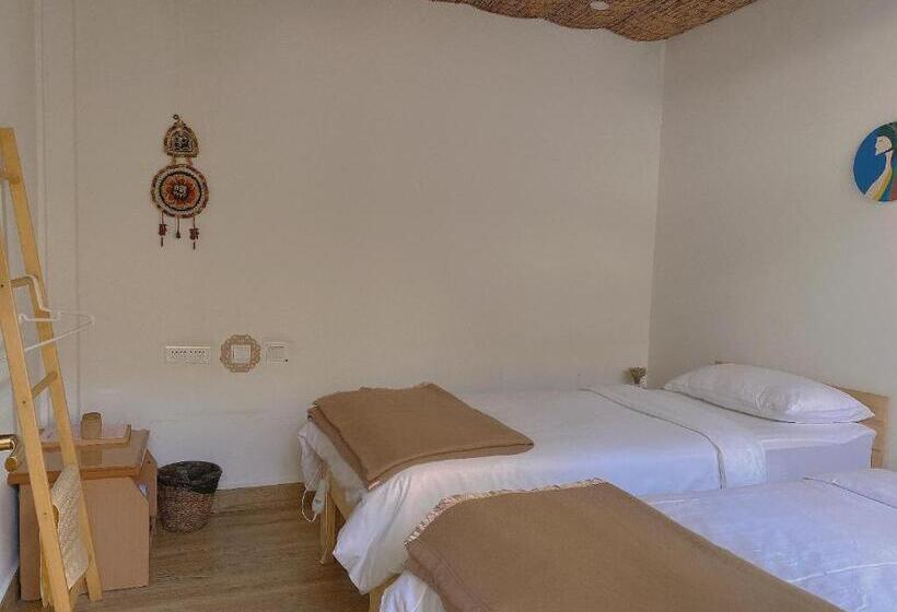 Кровать в Общей Комнате, Stone Forest Mijia Guest House