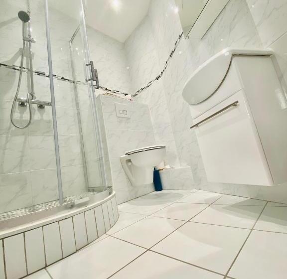 Студио Стандарт Вид на Сад, Reims Sherpa Guest House