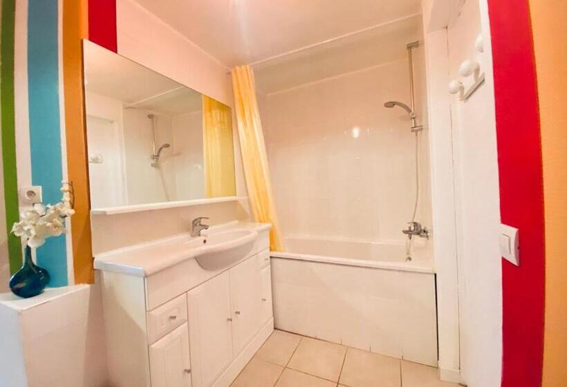 Номер Стандарт Вид на Сад, Reims Sherpa Guest House