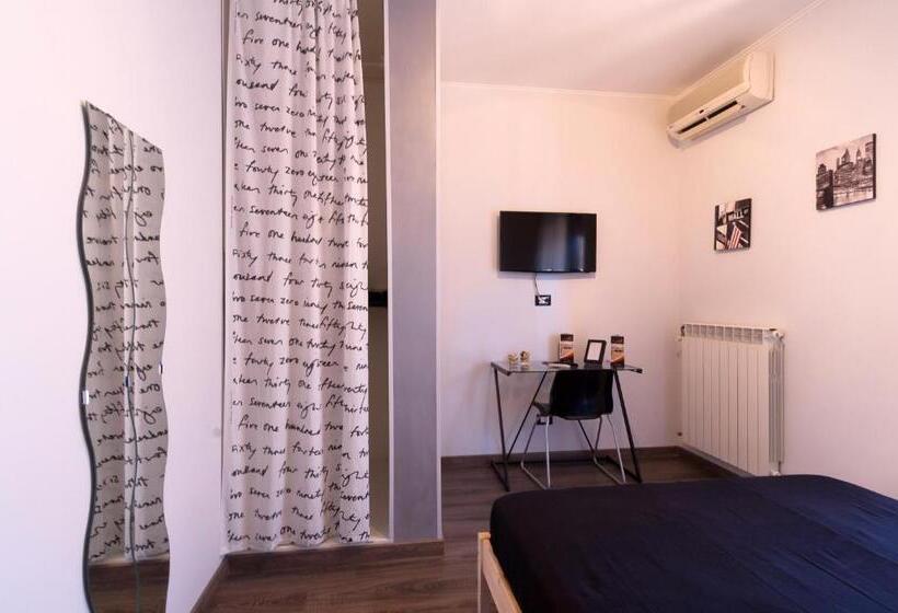 Comfort room with balcony, Sweet Rome B&b