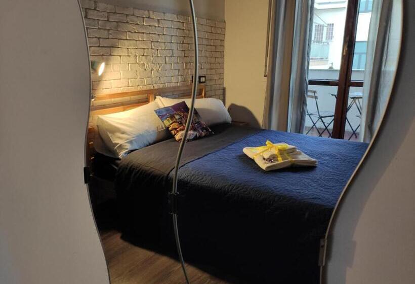 Comfort room with balcony, Sweet Rome B&b