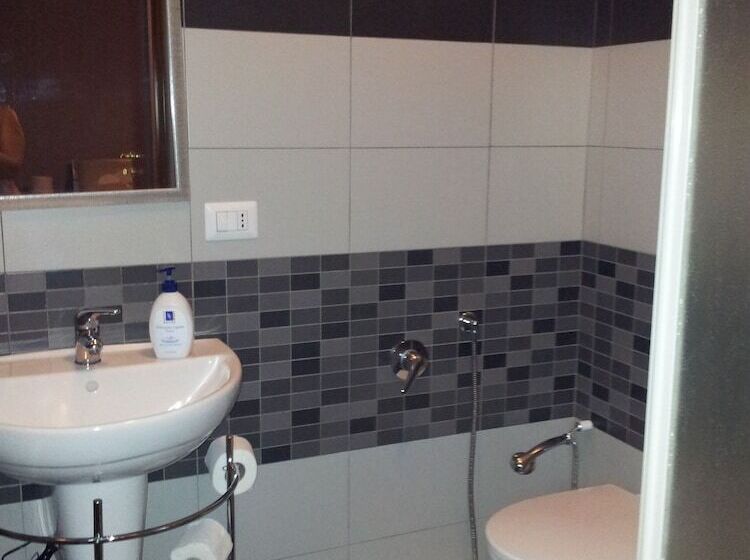 اتاق استاندارد, B&b Lavika Pedara