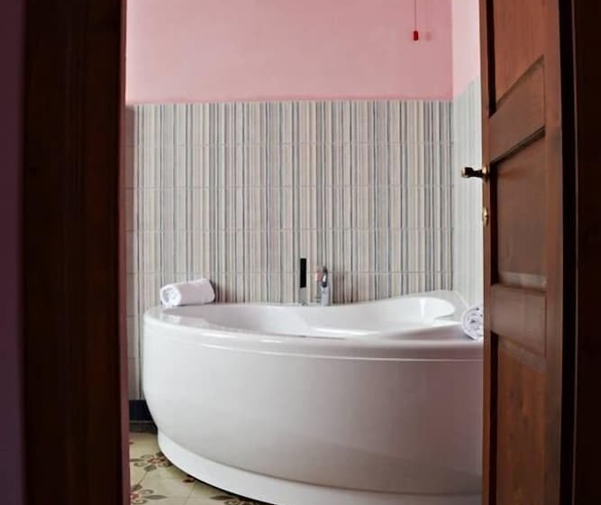 シティビュープレミアムルーム, Tuscany Experience Bnb