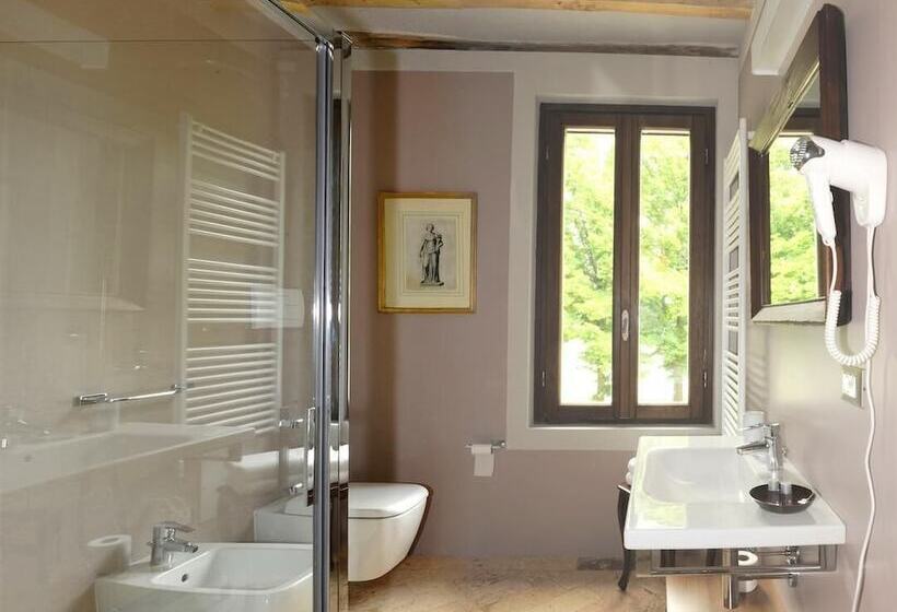 Deluxe room with river view, La Finestra Sul Po  Agriturismo