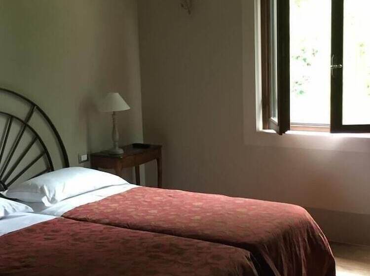 Deluxe room with river view, La Finestra Sul Po  Agriturismo