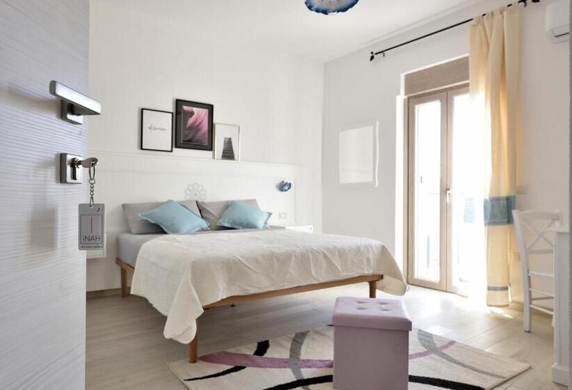 اتاق استاندارد با بالکن, Inah Rooms