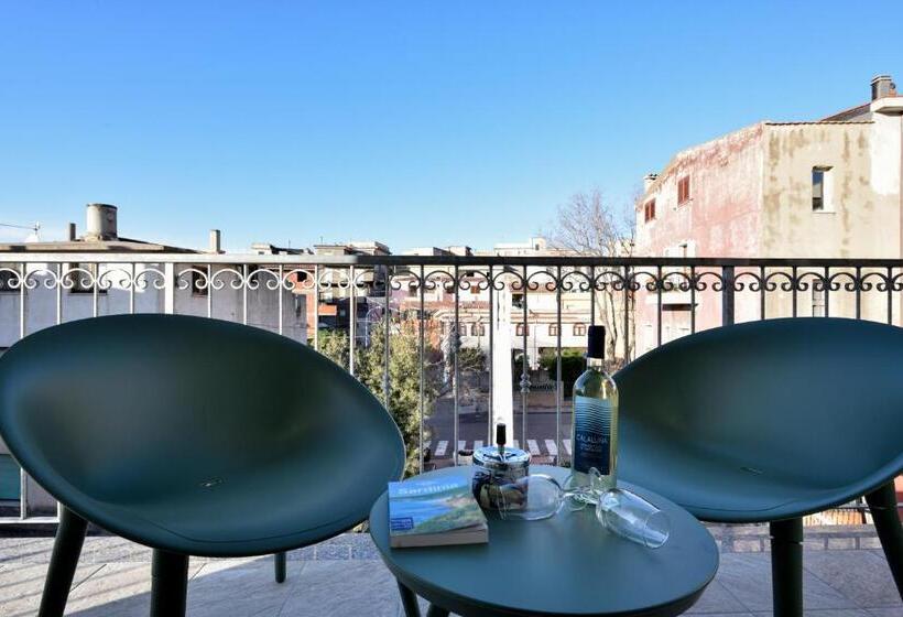 اتاق استاندارد با بالکن, Inah Rooms
