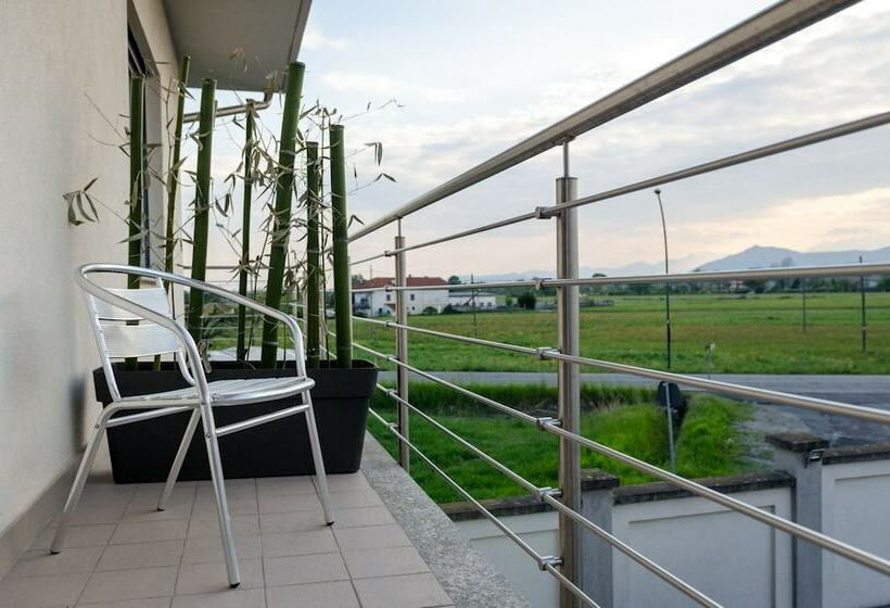 标准三人间, La Montrucca Camere