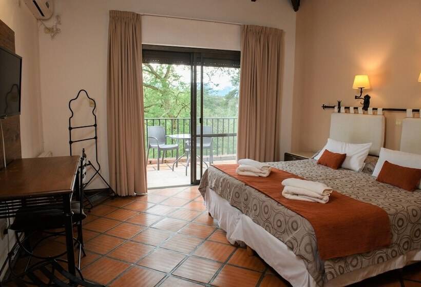 اتاق سوپریور با چشمانداز کوهستان, Selva Montana