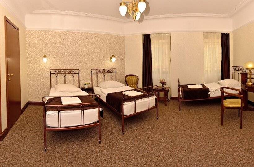 اتاق استاندارد سه نفره, Boutique Hotel Villa Mtiebi