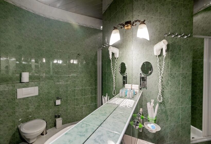 اتاق خانوادگی, Boutique Hotel Villa Mtiebi