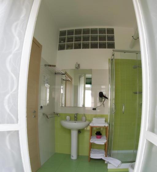 اتاق لوکس سه تخته, Al Sesto B&b