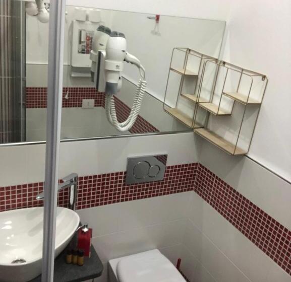 Трехместный Номер Стандарт с Балконом, Ari Guest House