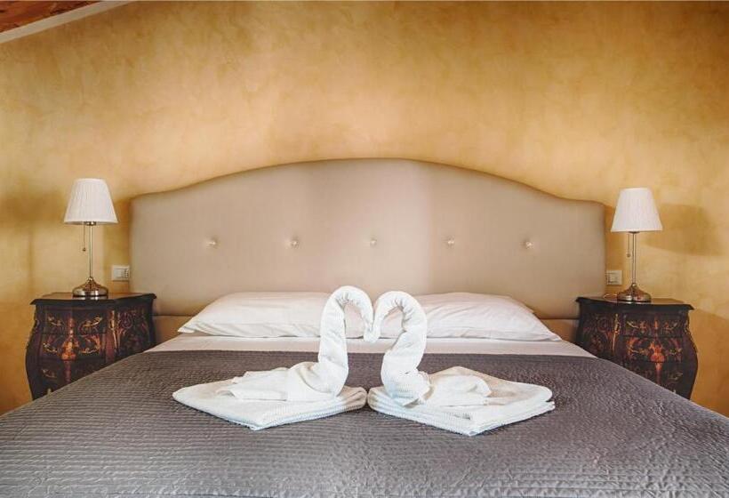 Penthouse Room, Lady Verona Residence