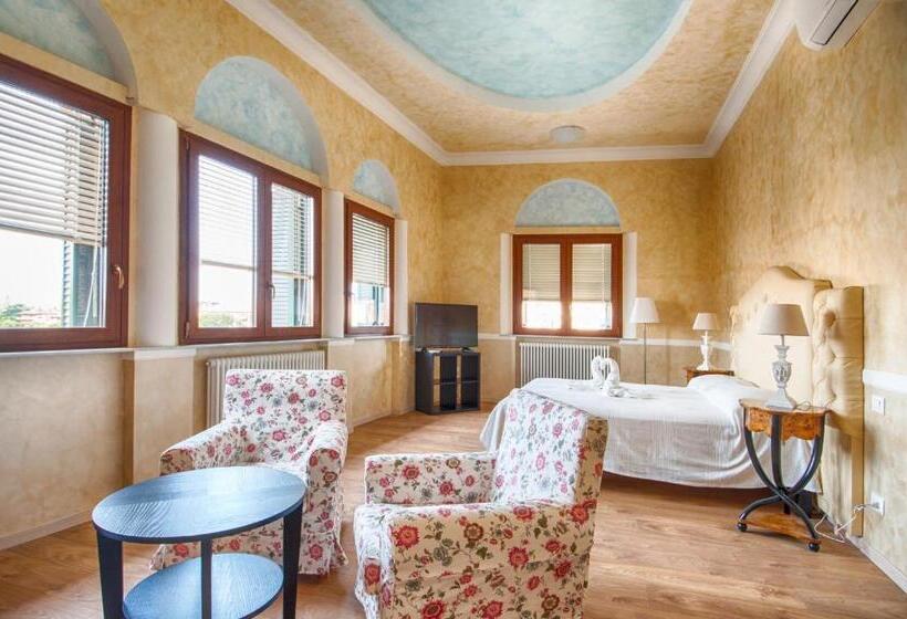 Junior suite with river view, Lady Verona Residence