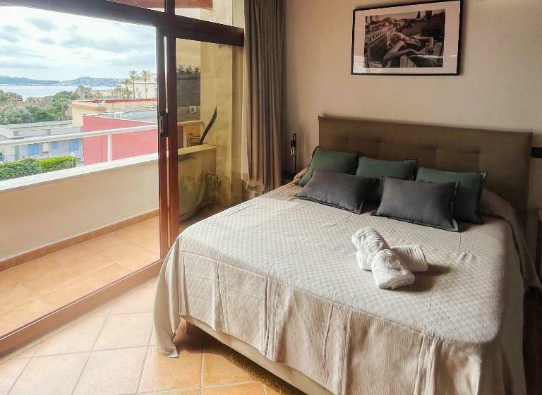 استودیوی استاندارد با چشم‌انداز دریا, B&b Morghen