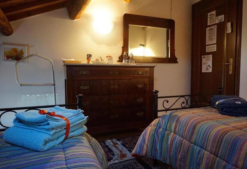 اتاق استاندارد با سرویس بهداشتی مشترک, Casa Stefy