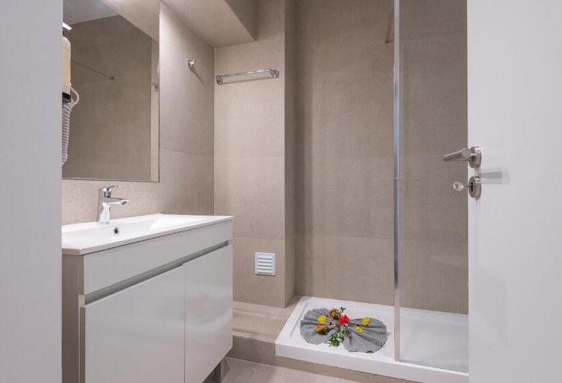 اتاق پریمیوم چهارنفره, Emeralds Albufeira
