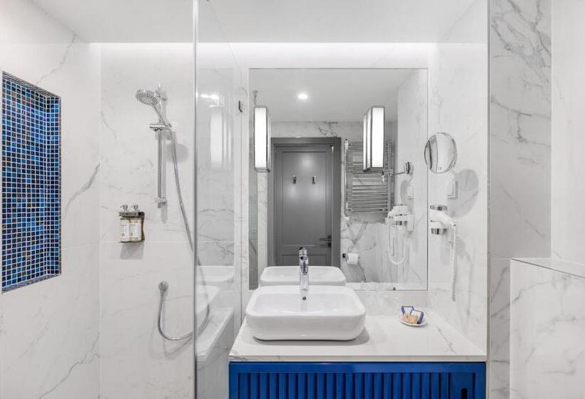 Номер Superior, Danubius Hotel Astoria City Center