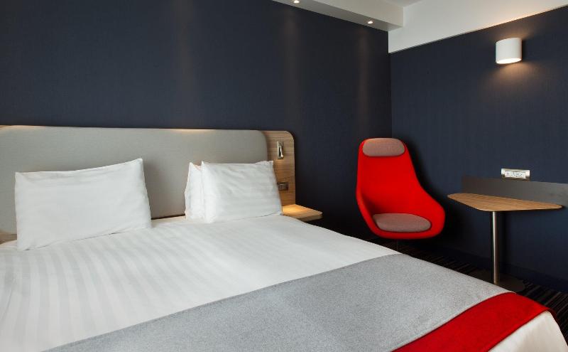 اتاق استاندارد برای معلولان, Holiday Inn Express Geneva Airport, An Ihg