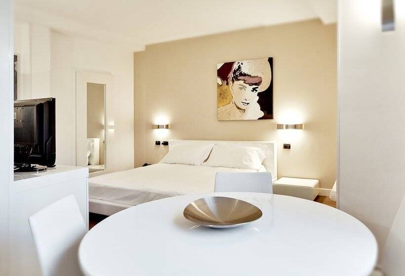 スイート, Mediterraneo Palace