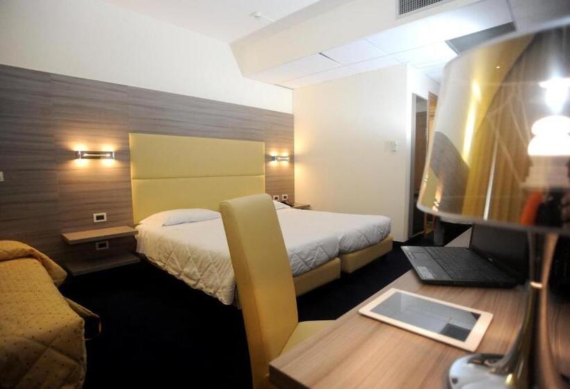 Номер Стандарт Трехместный, Palace Inn Rome Fiano