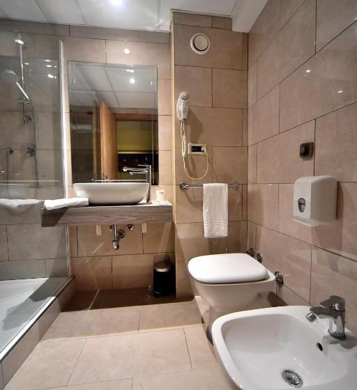 Четырехместный Номер Стандарт, Palace Inn Rome Fiano