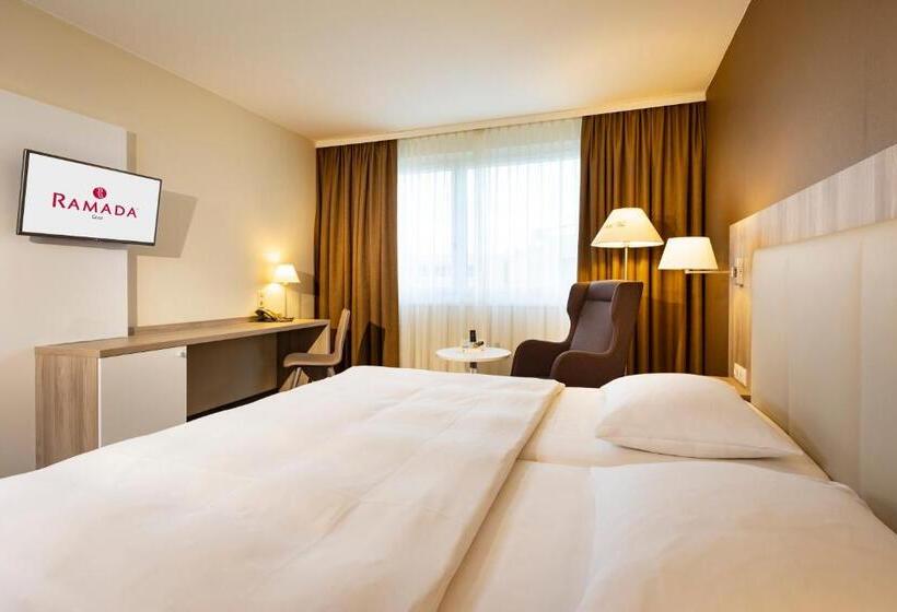 스탠다드 룸 킹사이즈 침대, Ramada Graz
