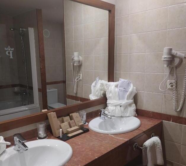 סוויטת ג'וניור, Parador De Limpias