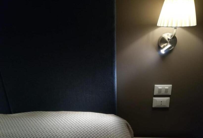 标准间, Garda Guest House