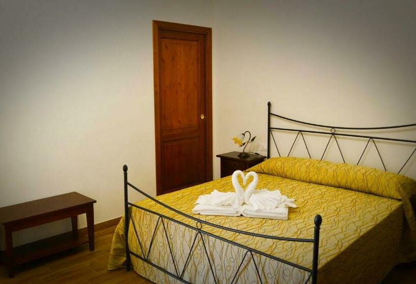 اتاق استاندارد سه تخته با چشم‌انداز, B&b Castiglione