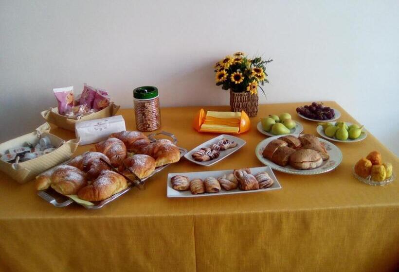 اتاق کلاسیک سه تخته, B&b Castiglione
