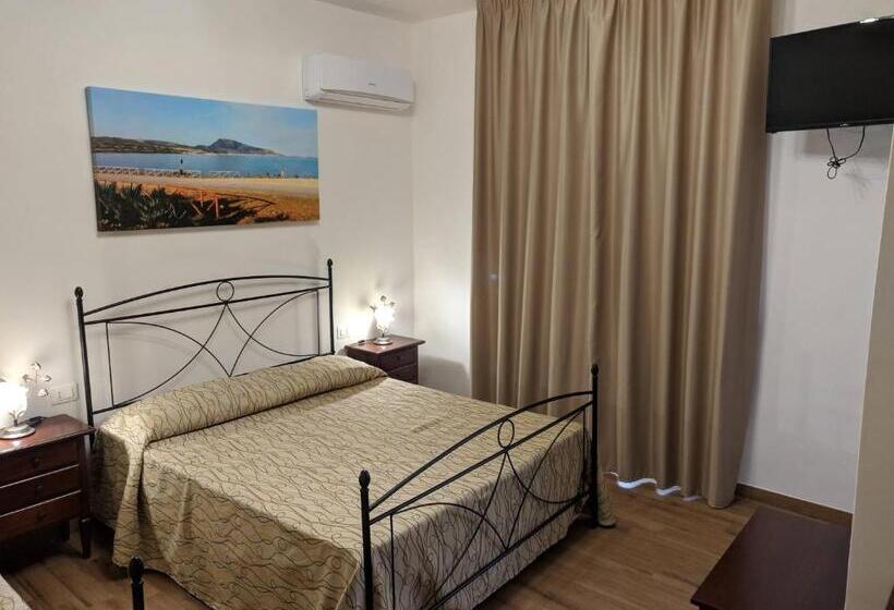 اتاق کلاسیک سه تخته, B&b Castiglione