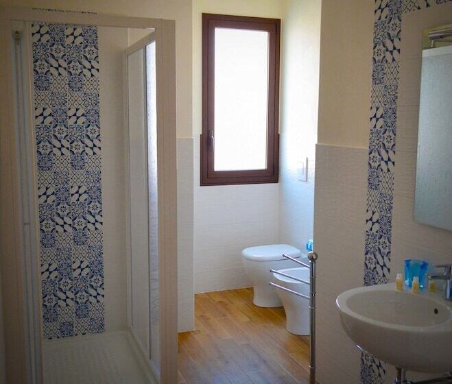 اتاق کلاسیک سه تخته, B&b Castiglione