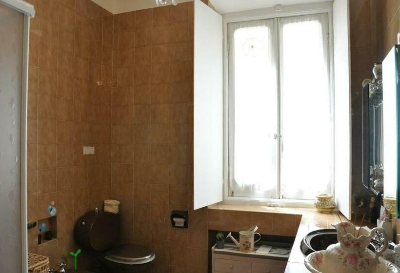 اتاق استاندارد با سرویس بهداشتی مشترک, Il Ciottolo